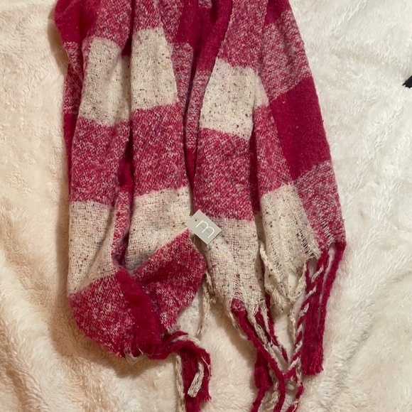 NWT Long Soft Maurices Scarf‎ - Picture 1 of 7